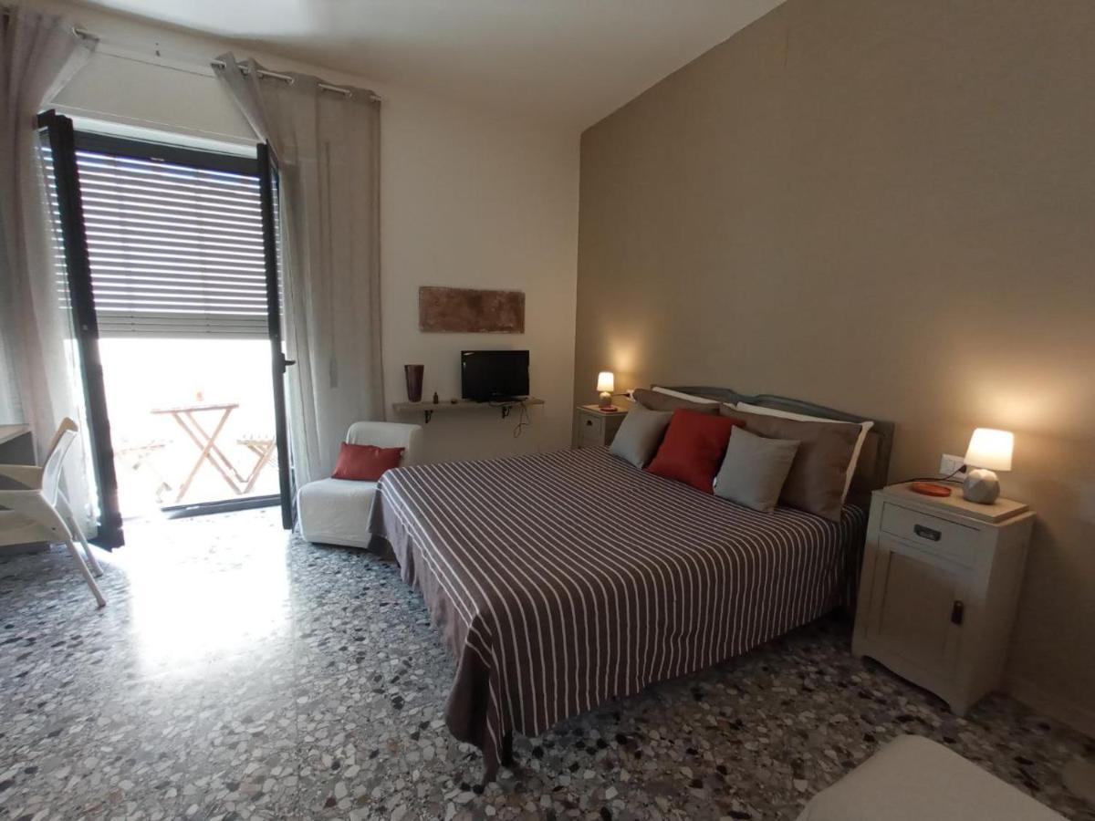 Myhouse Hotel Olbia Exterior photo